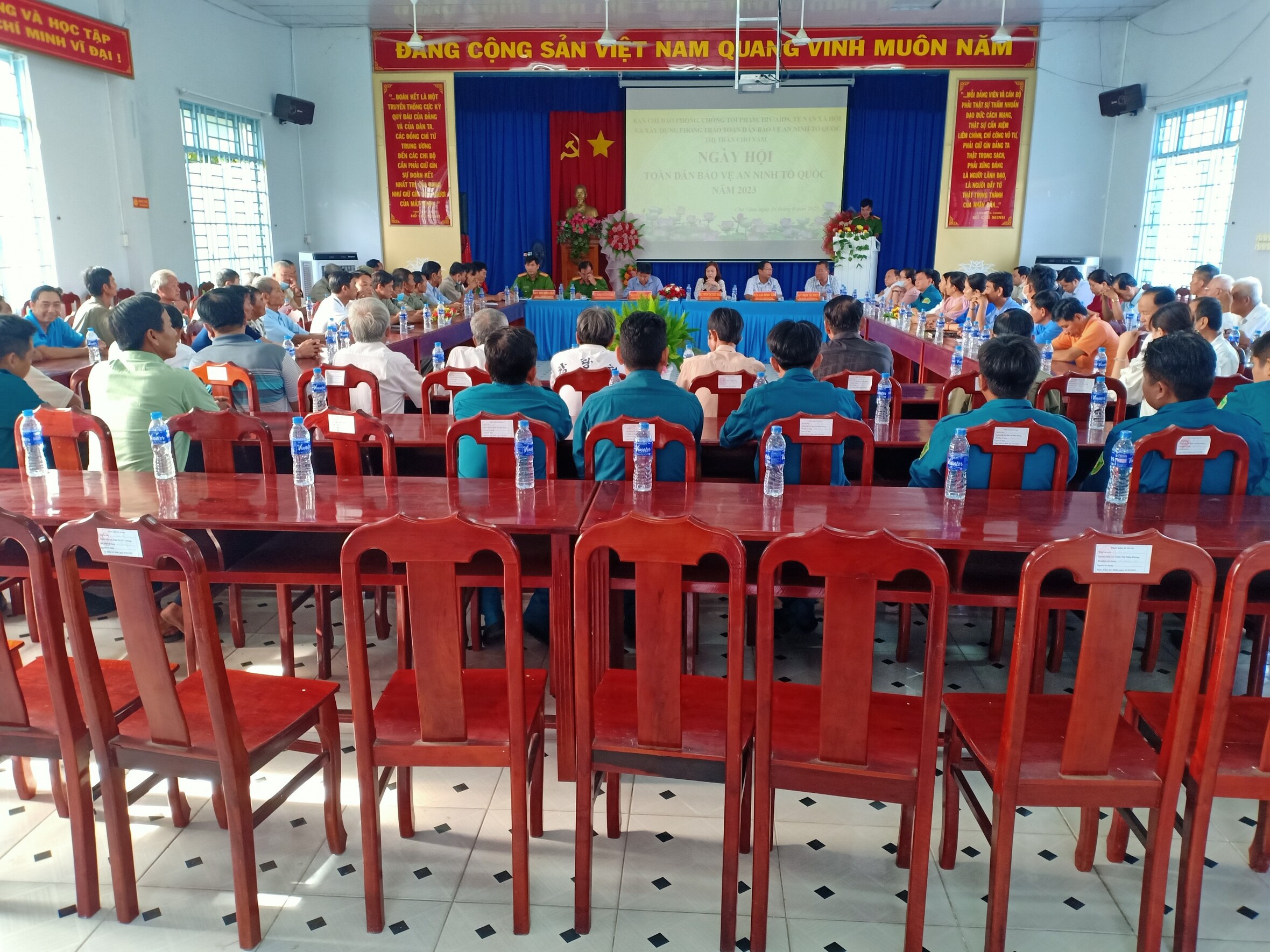 Chợ Vàm họp mặt ngày hội toàn dân bảo vệ an ninh tổ quốc năm 2023